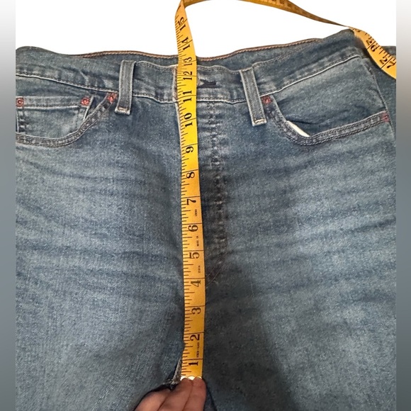 Levi's Women's Ribcage Straight Ankle Jeans - Picture 8 of 9